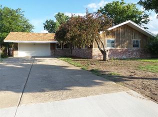 204 Northridge Dr, Hays, KS 67601