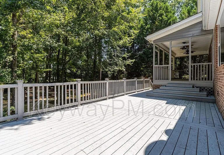 1091 Conn Dr — Photo 31
