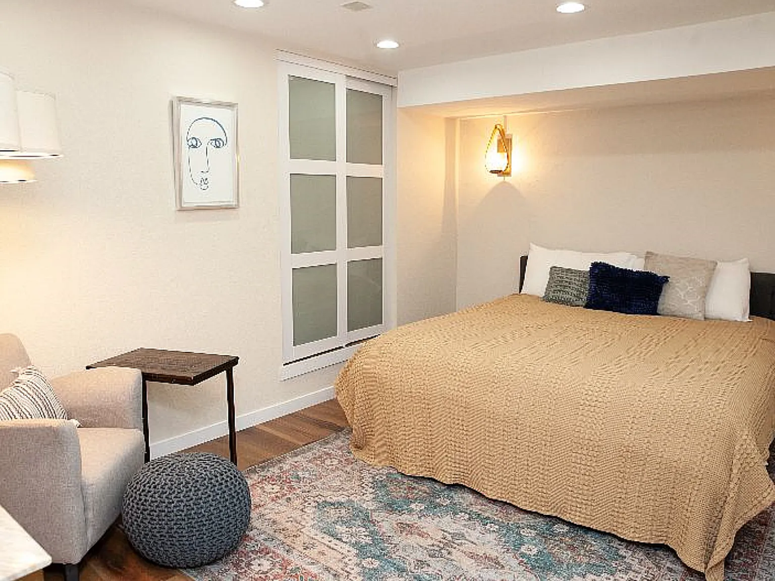 2 bed, 900 sqft, $2,250 — Photo 4