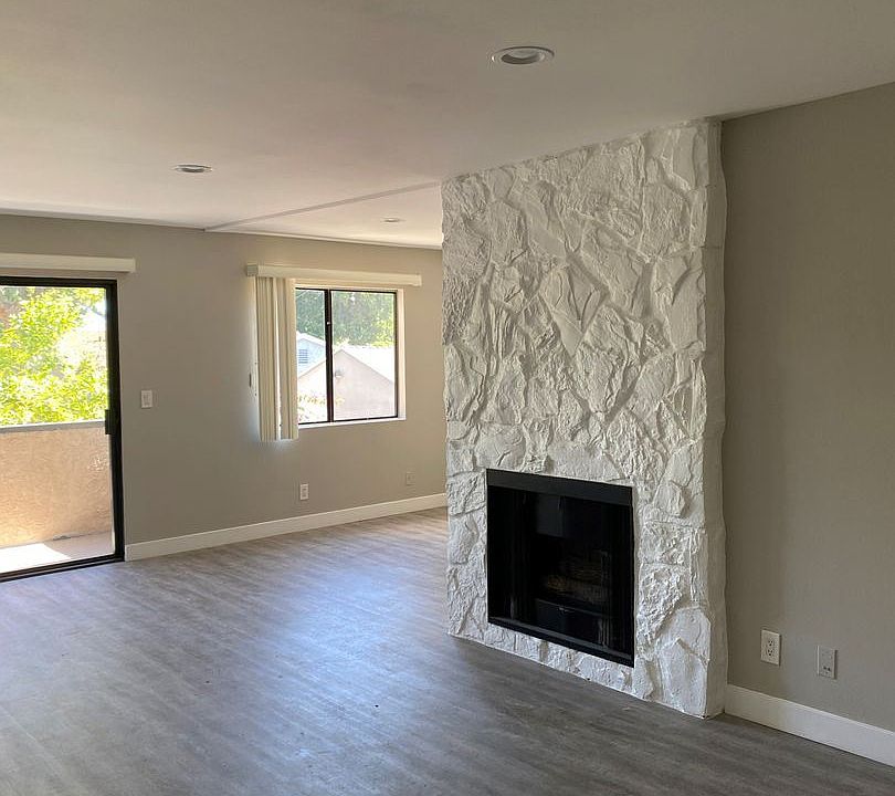 1st image of 12633 Burbank Blvd #112