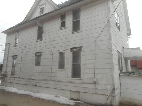 5th image of 1619 Charles St