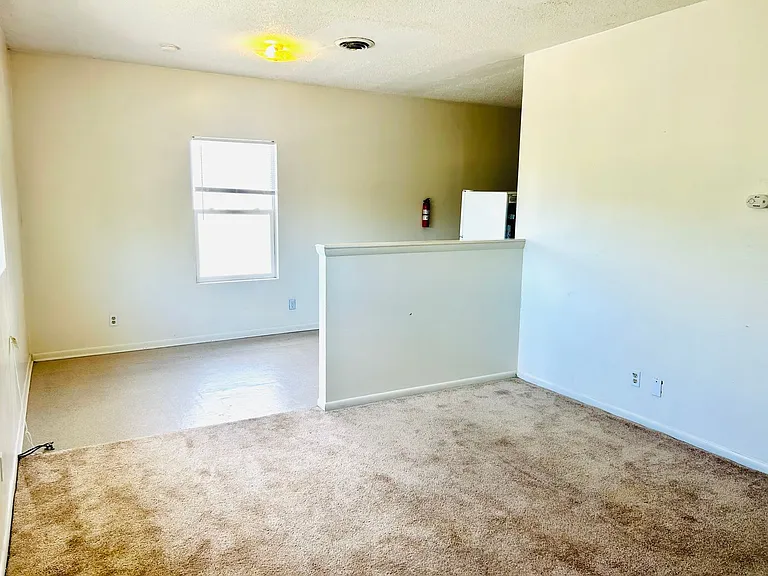 301 E Grandview Dr #1 — Photo 5