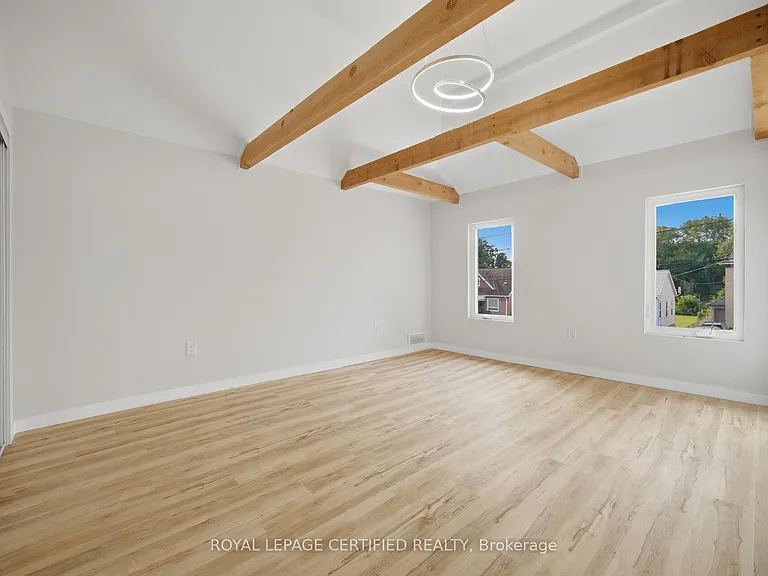 5759 Robinson St — Photo 34