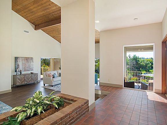 5th image of 1508 Merritt Dr