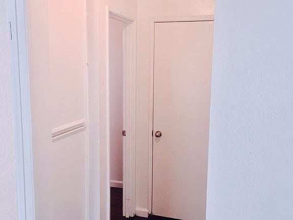 4th image of 575 Moss St APT 1