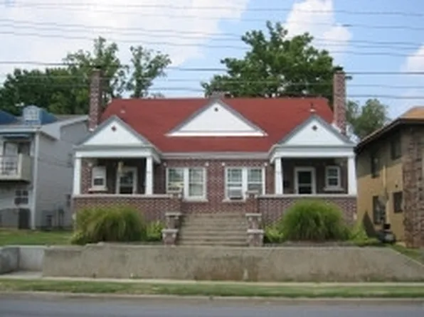 611 - 613 East Grand - 2BR Duplex Just Blocks from MSU!