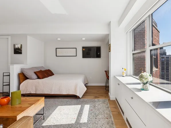 330 Third Avenue image 5 of 15