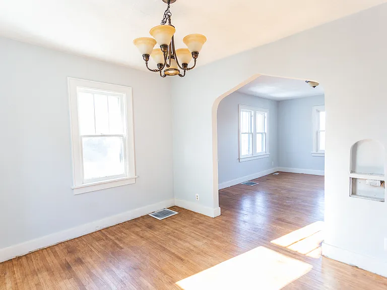 720 S Willow Ave — Photo 8