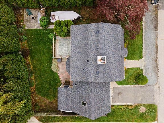 4th image of 55 Miller Ave