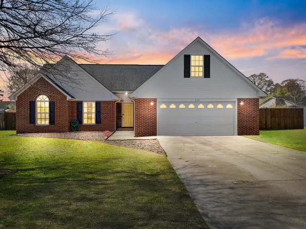 117 Robin Pl, Fayetteville, NC 28306