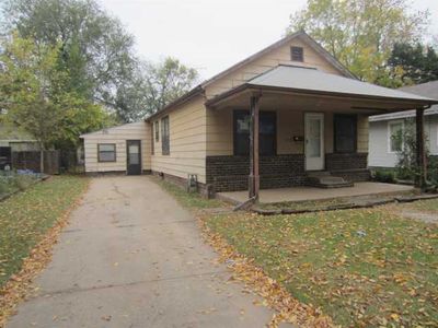 216 E Columbia Ave, Augusta, KS, 67010
