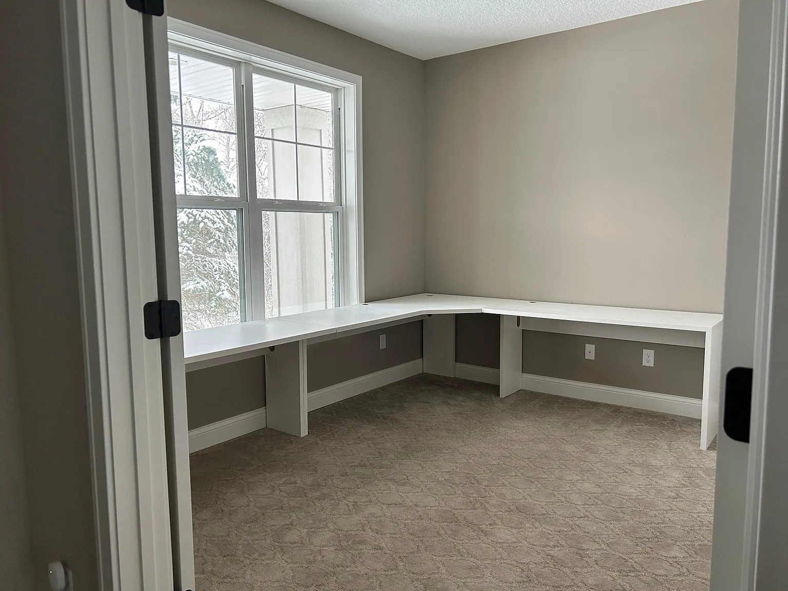 3 bed, 2145 sqft, $3,450 — Photo 2