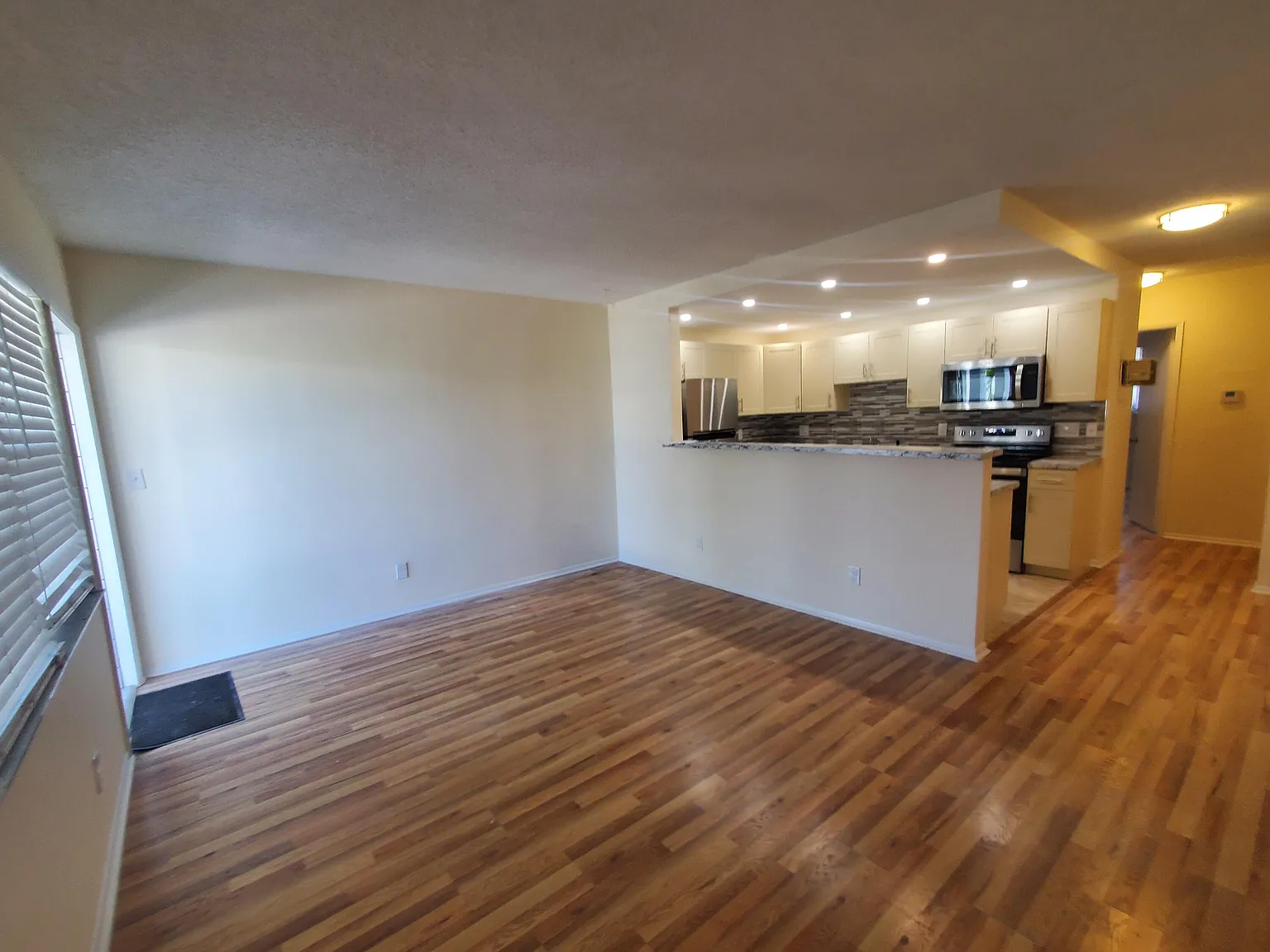 1 bed, 1.0 bath, 650 sqft, $1,550 — Photo 4