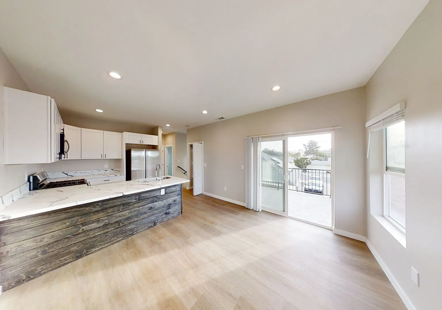 4BD/2BA on the Corner of Catoctin and Montezuma — Photo 1