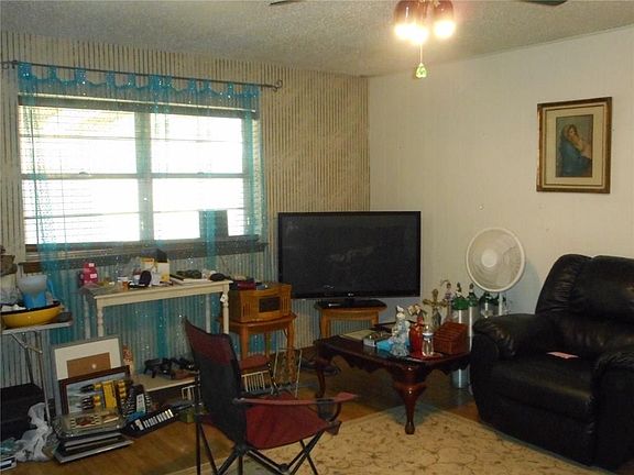 3rd image of 3817 Vickie Dr