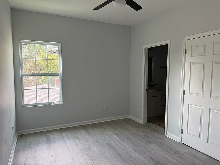 2111 Owens St #1 — Photo 24