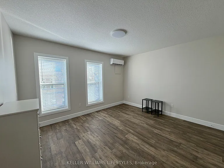 537 Talbot St #7 — Photo 16