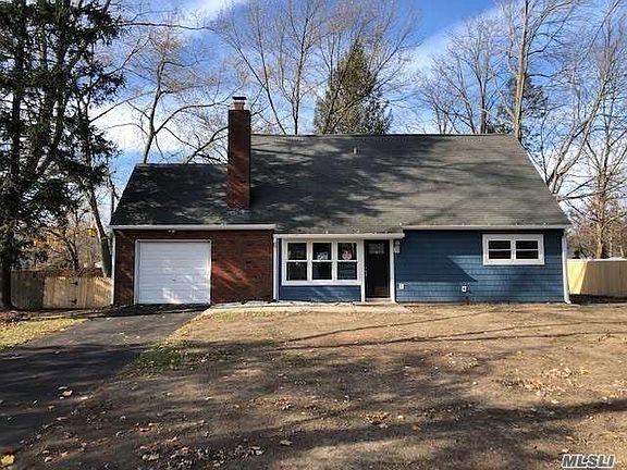 2 Harford Dr Coram Ny 11727 Mls 3270869 Zillow
