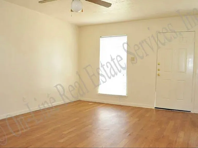 1513 Hawk Tree Dr #A — Photo 4