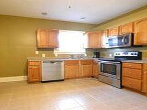 5th image of 165 Westminster Rd