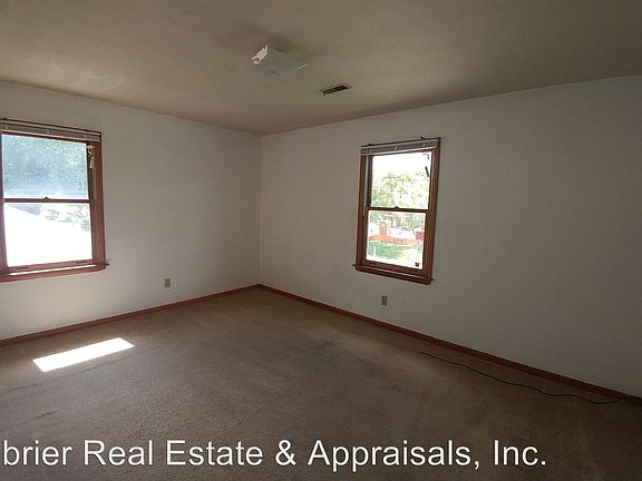 5th image of 131B Mapleshade Ave