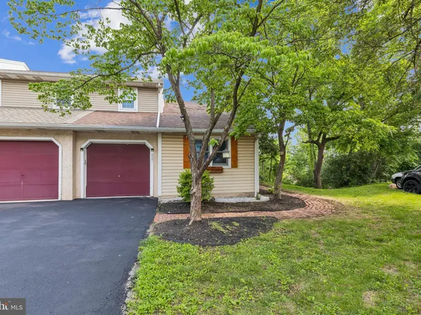 2621 Terraced Hill Ct, Pottstown, PA 19464