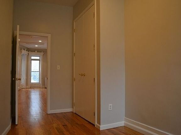 5th image of 439 Tompkins Ave APT 2