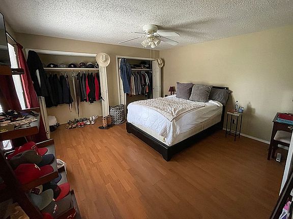 Main bedroom w/ two closets