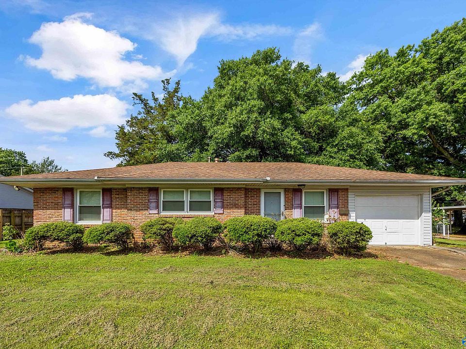 1st image of 2119 Windover Dr NE