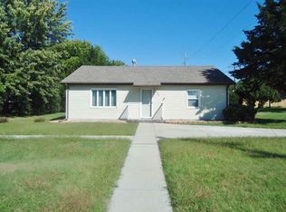 308 1st St, Alma, NE 68920