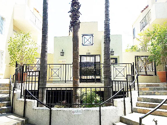 The Oaks Apartments — Photo 32