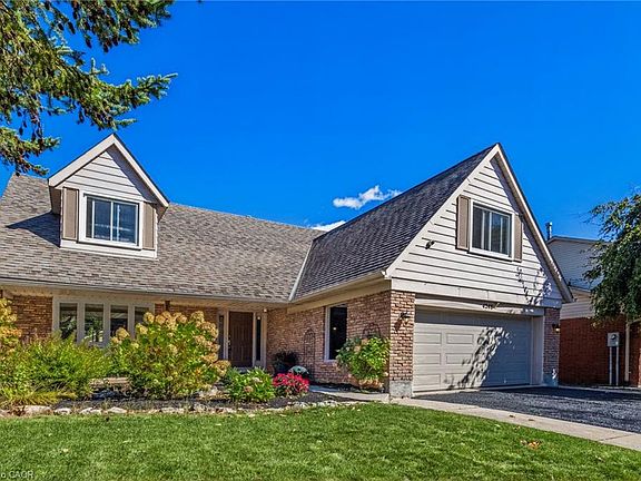 3rd image of 4248 Dunvegan Rd