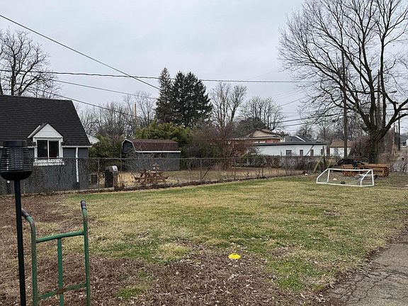 4th image of 1073 Wellington Blvd