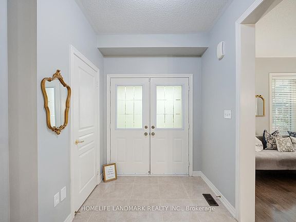4th image of 298 W Lawn Cres