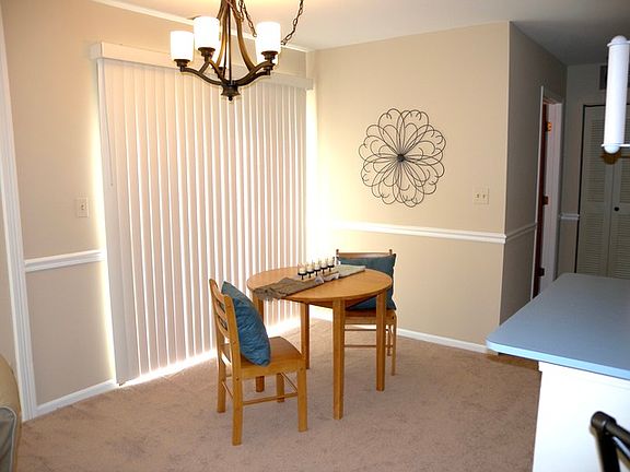 5th image of 429 Lauren Ln #429
