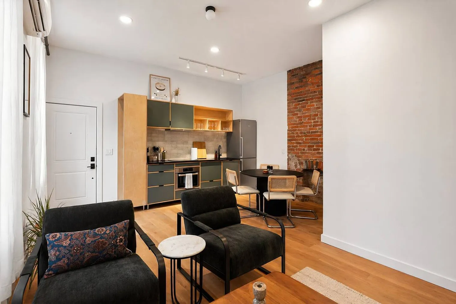 1 bed, 1.0 bath, $1,971 — Photo 3