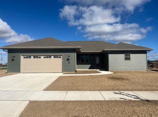 694 Porter Rd, Evansville, WI 53536