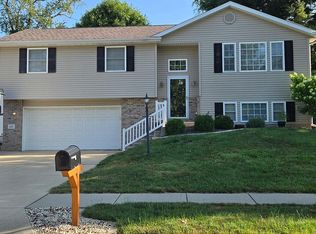 105 Victory Dr, East Peoria, IL 61611