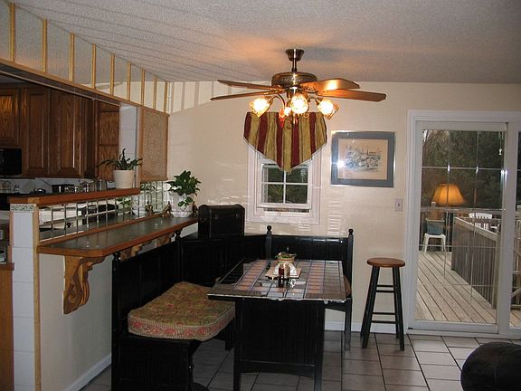 Family room w/brekfast bar or dining area.