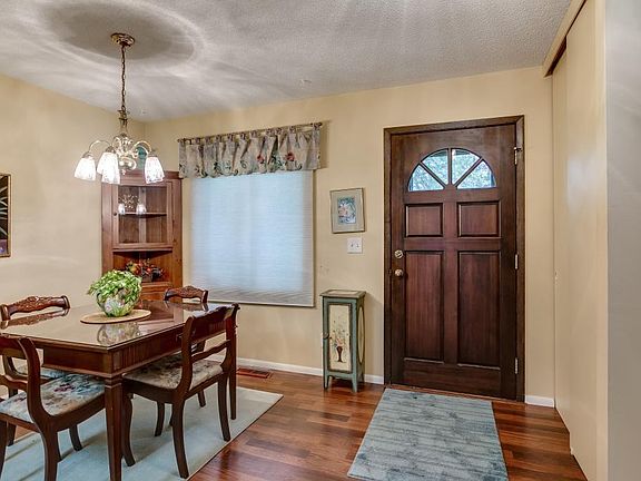 5th image of 130 River Woods Ln