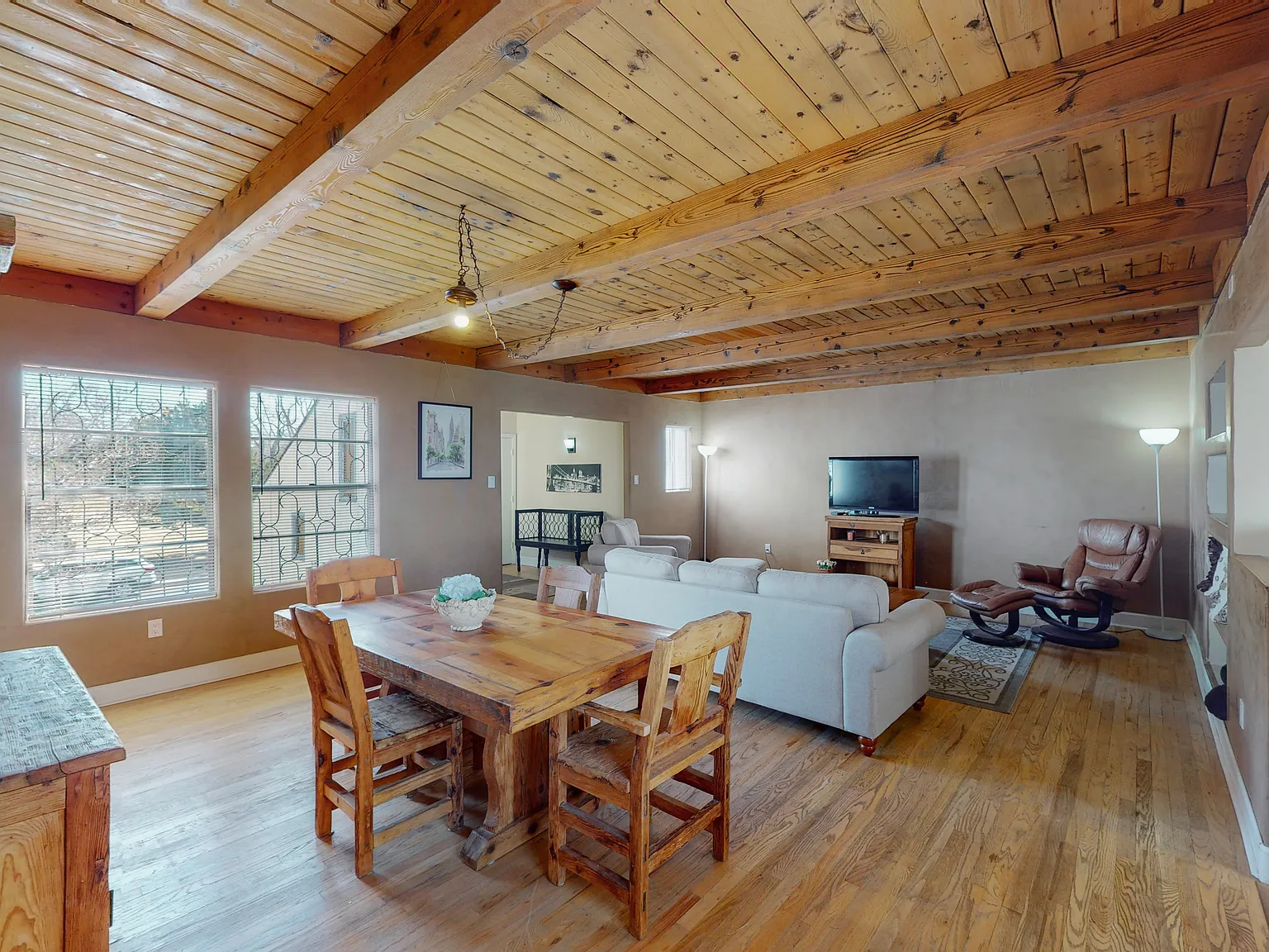 2 bed, 1200 sqft, $2,100 — Photo 4