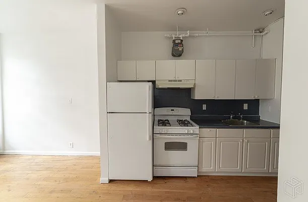 Rented by Halstead Real Estate | media 20