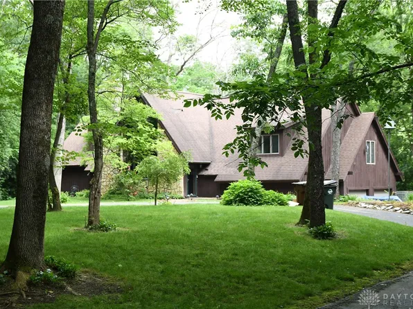 6287 Dog Leg Rd, Dayton, OH 45415