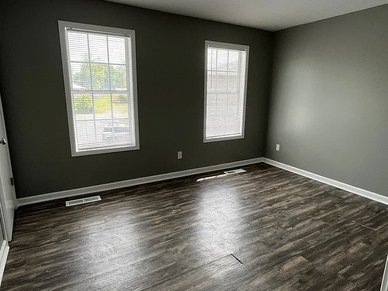 155 W Thomas St — Photo 7