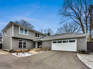 2008 Hollywood Ct, Wilmette, IL 60091