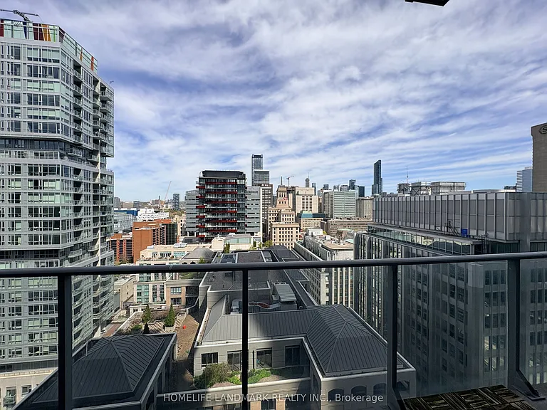 126 Simcoe St #2206 — Photo 8
