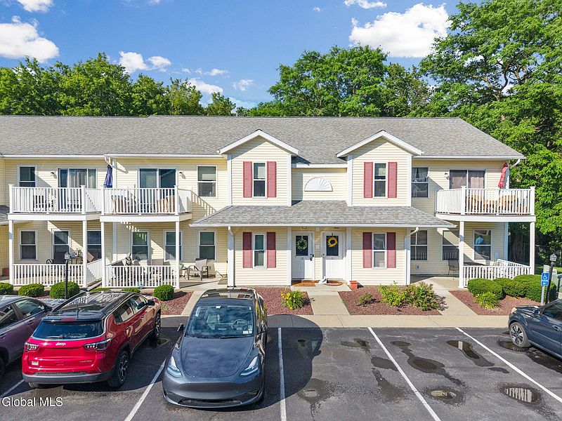 2nd image of 1710 Cambridge Manor Drive