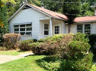 872 Chestnut Ridge Rd, Chestnut Ridge, NY 10977