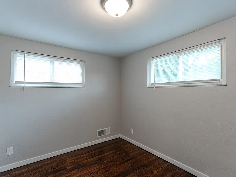 811 Eathan Ave — Photo 16