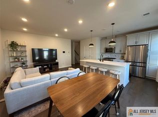 13 Sternadori Rd, Somerville, NJ 08876